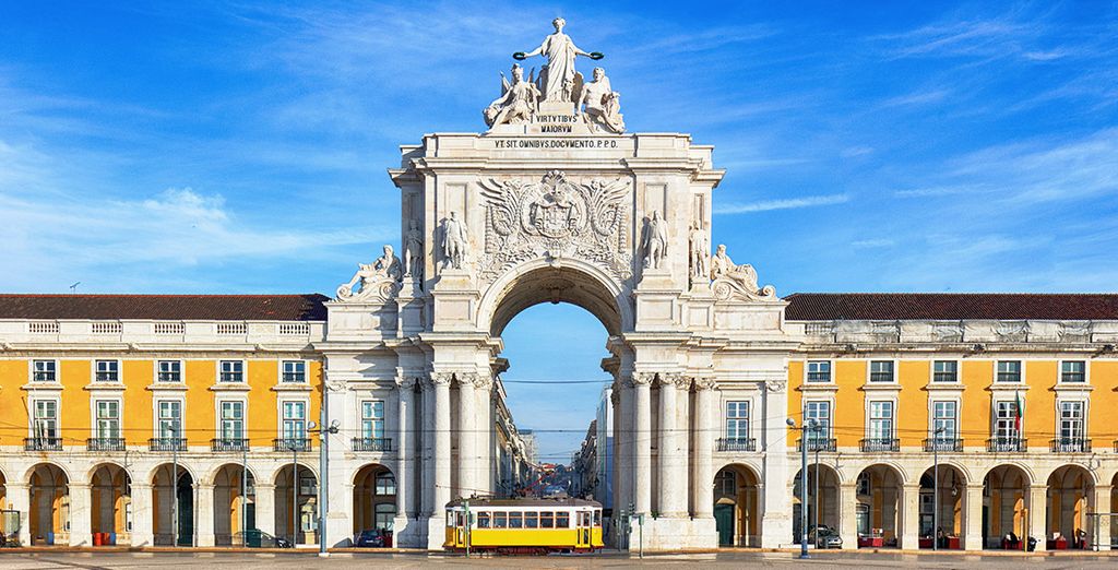 Lisboa Carmo Hotel 4*