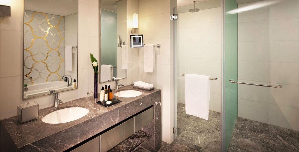 Jumeirah at Etihad Towers Hotel 5*