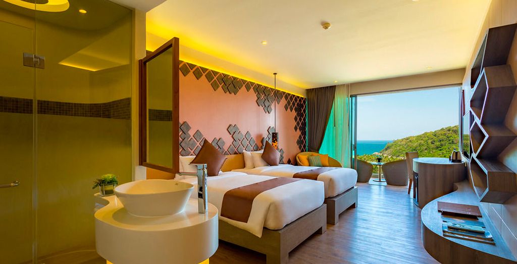 Crest Resort & Pool Villas 5*