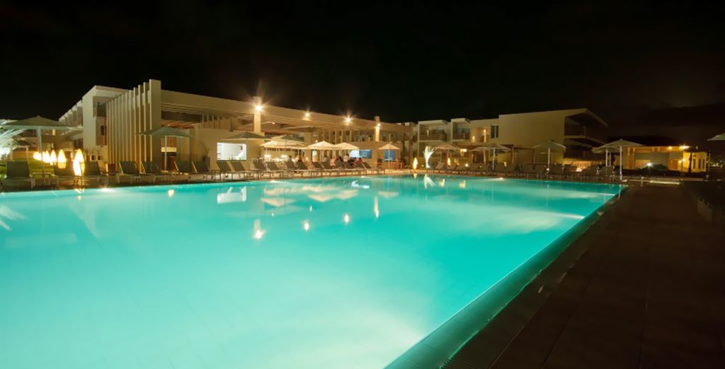 Hotel Oasis Salinas Sea 5*