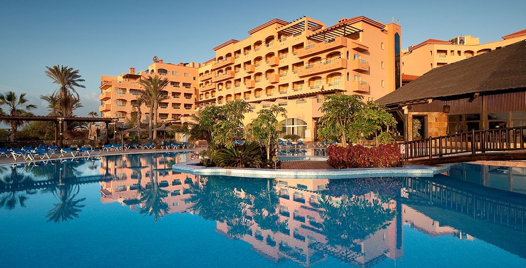 Elba Sara Beach & Golf Resort 4*