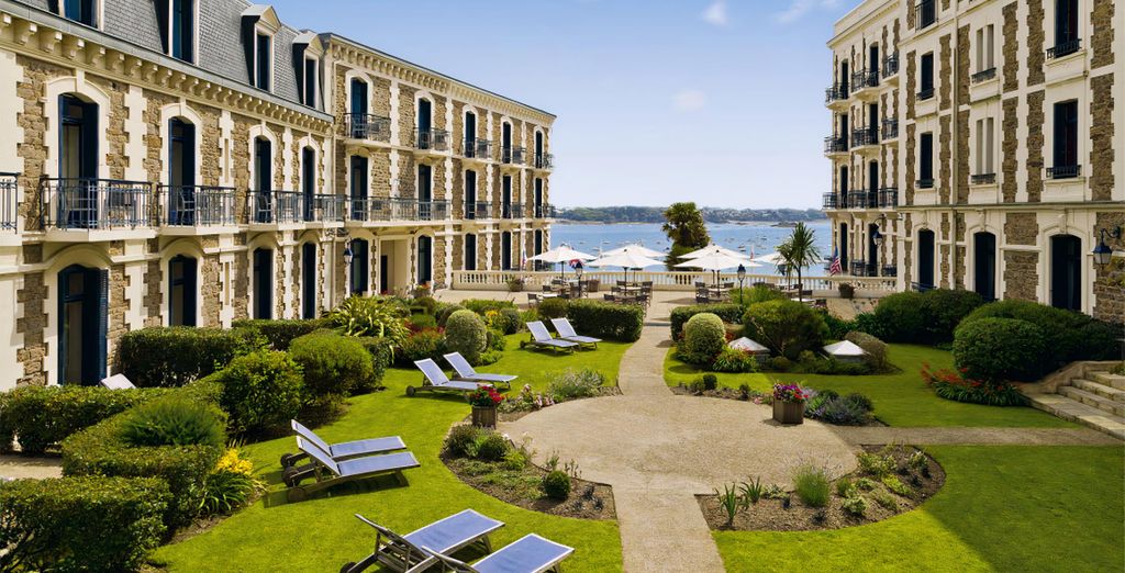 Hôtel Barrière Le Grand Hôtel Dinard 5* - Bretagne - Jusqu'à -70% | Voyage  Privé