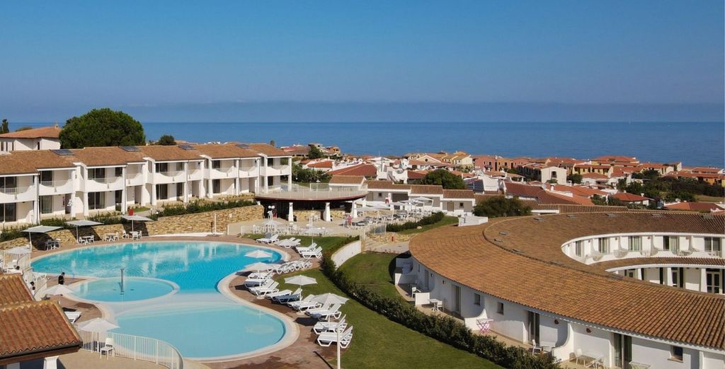GH Santina Resort 4 étoiles sur la côte nord-ouest de la Sardaigne, piscine et jardins