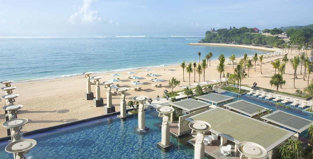 Trio luxueux 5* : hôtel Desa Visesa Ubud, Fairmont Sanur Beach et Mulia Resort avec Emirates