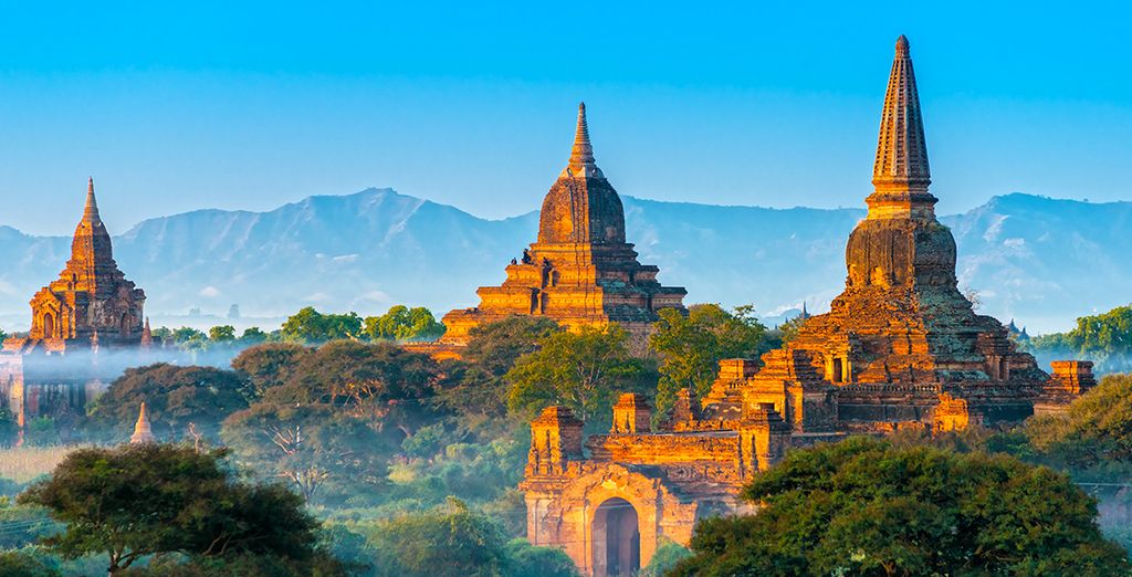 Paysages de la Birmanie avec une vue sur les temples
