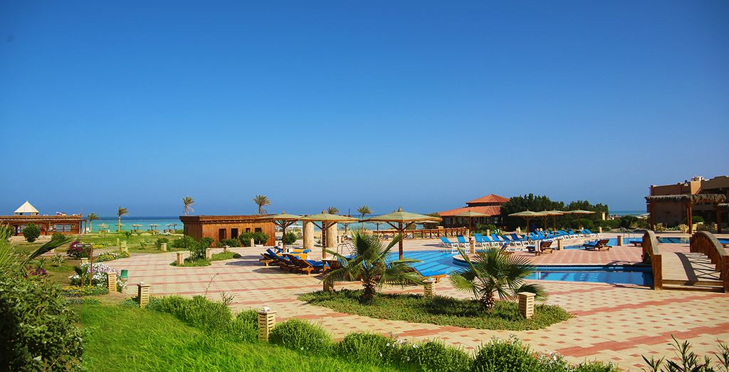 Laguna Beach Resort 4*
