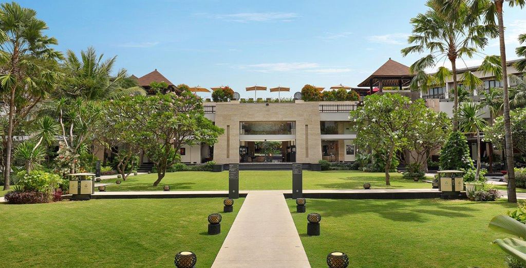 Pullman Legian 5* + Novotel Lombok 4* + Novotel Nusa Dua 5*