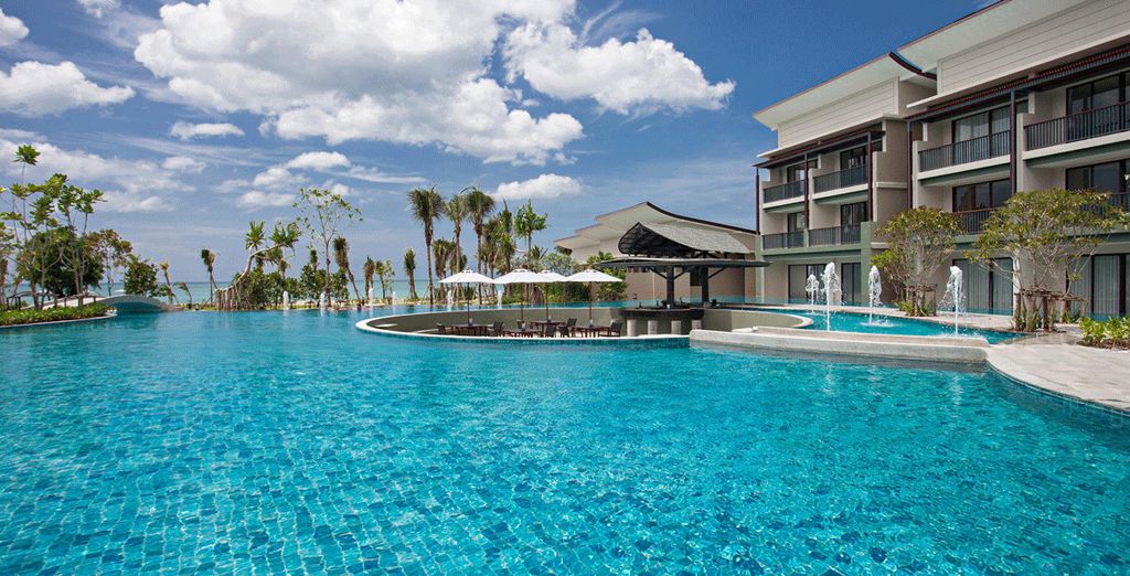 Furama Silom Hotel 4* + Mida Grande Resort Phuket 5* + Le Méridien Khao Lak Resort & Spa 5* + Kuraburi Greenview Resort 