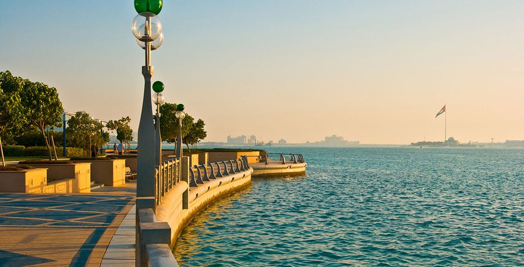 Mövenpick Jumeirah Lakes Towers 5* & The Ritz-Carlton Abu Dhabi Grand Canal 5*