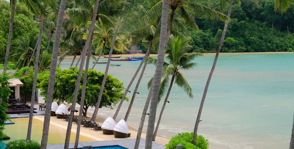 The Empress Premier Hotel Chiang Mai 5* + Holiday Inn Bangkok Sukhumvit 4* + Crowne Plaza Phuket Panwa Beach 5*