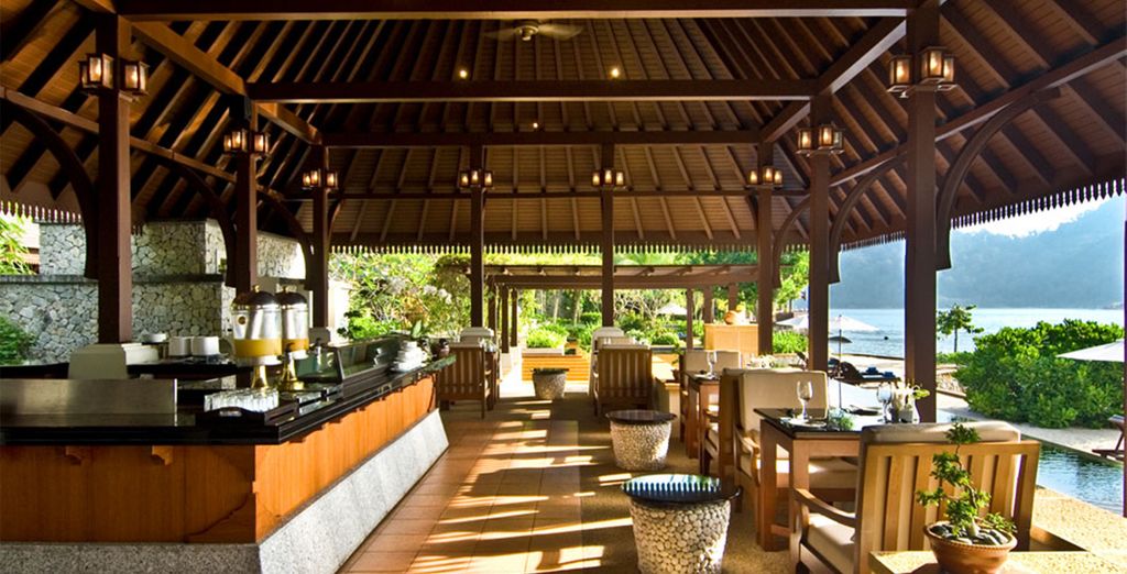 Hotel Stripes Kuala Lumpur 5* + Pangkor Laut Resort 5*