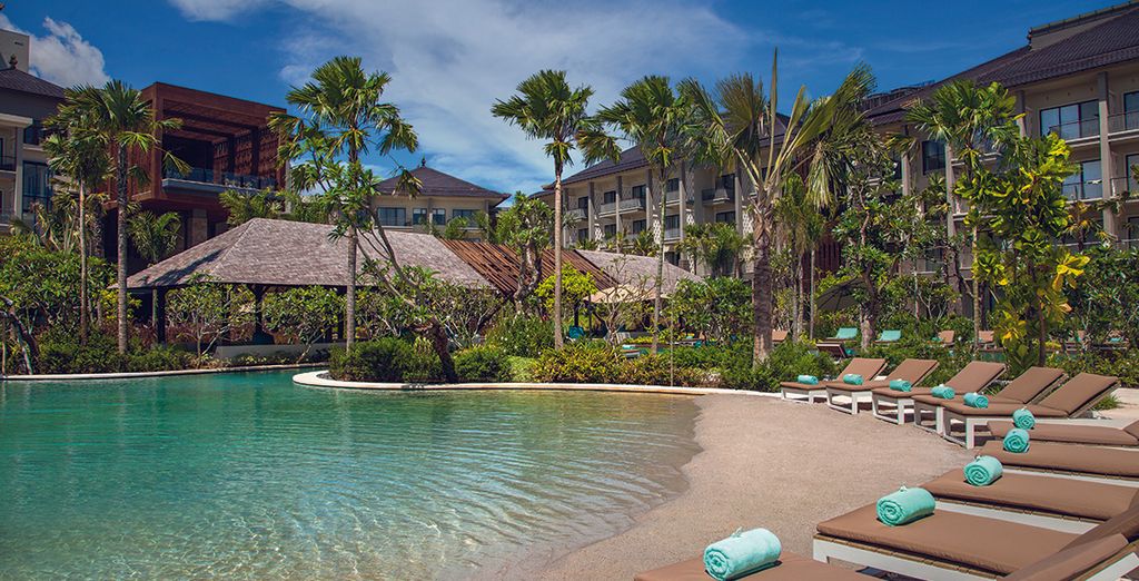 The Mansion Resort Hotel & Spa 5* + Movenpick Resort & spa Jimbaran Bali 5*