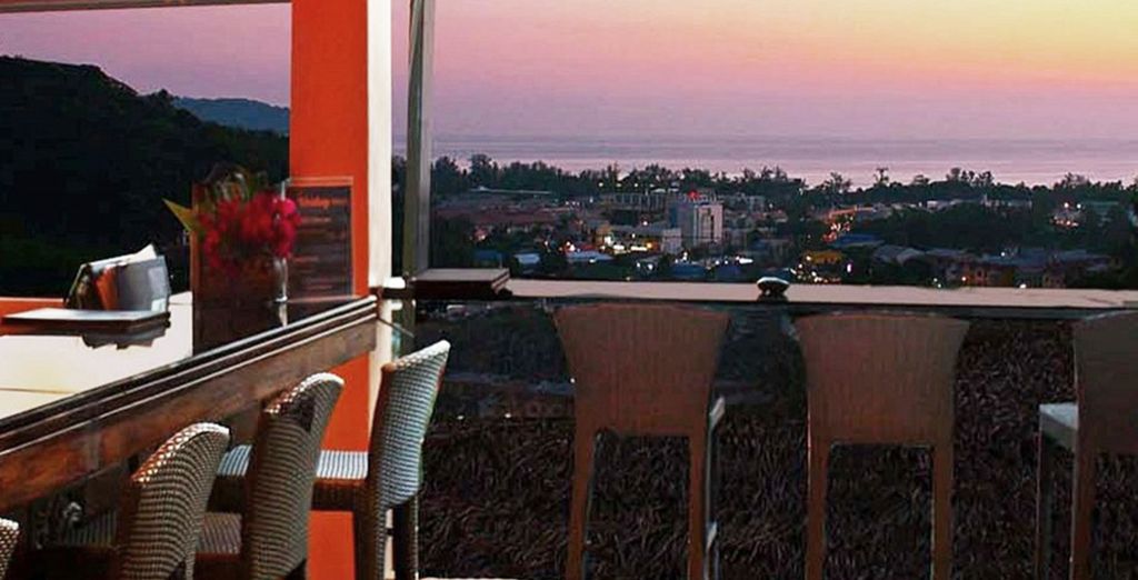 CC'S Hideway Hotel 4* o similare