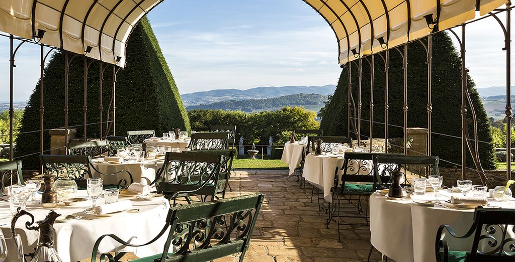 Chateau De Bagnols 5*