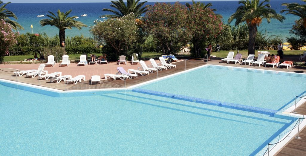 Free Beach Club 4*