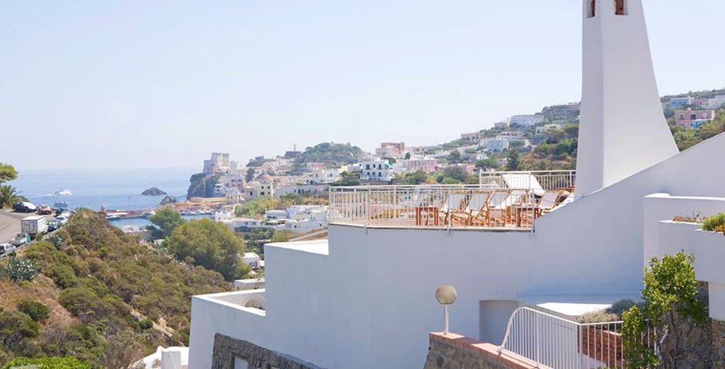 Grand Hotel Chiaia di Luna 4*