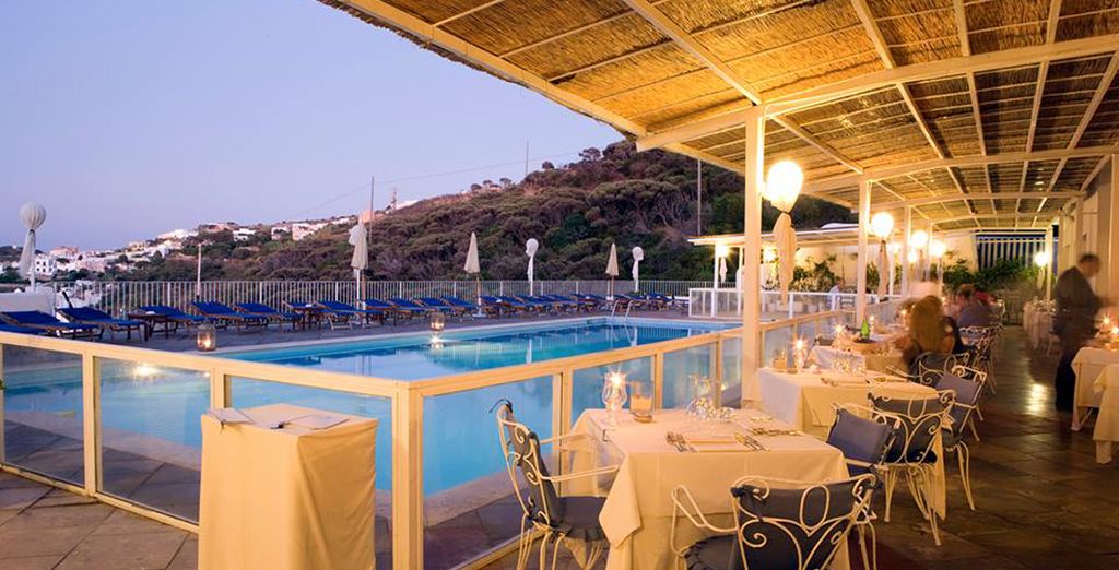 Grand Hotel Chiaia di Luna 4*