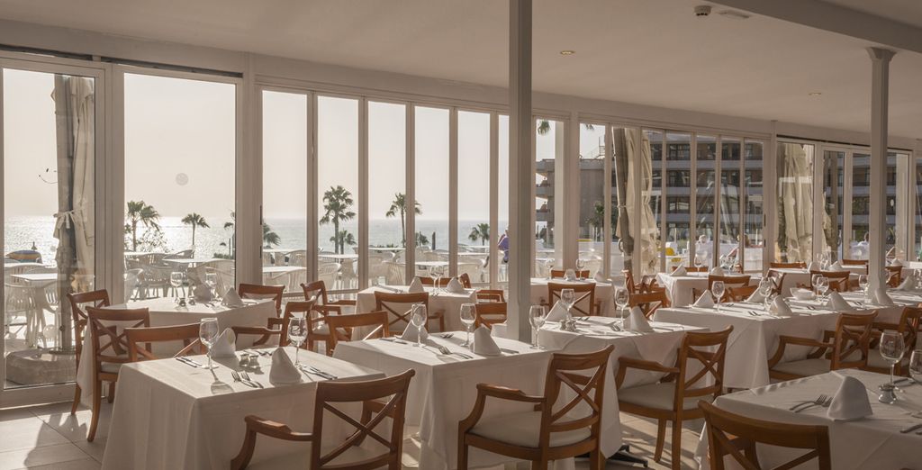 Hotel Hovima Costa Adeje 4*
