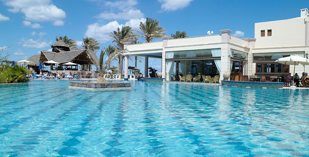 Radisson Blu Beach Resort 5*