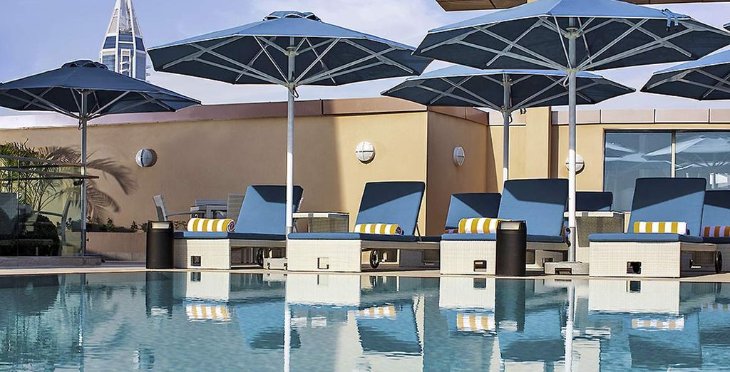 Pullman Dubai Jumeirah Lake Towers Hotel and Residence 5*