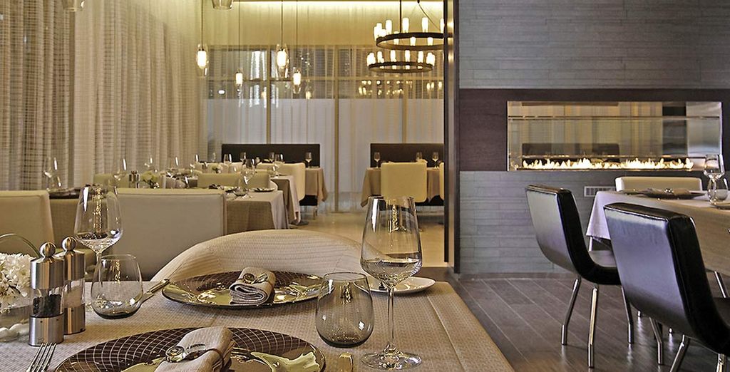 Pullman Dubai Jumeirah Lake Towers Hotel and Residence 5*