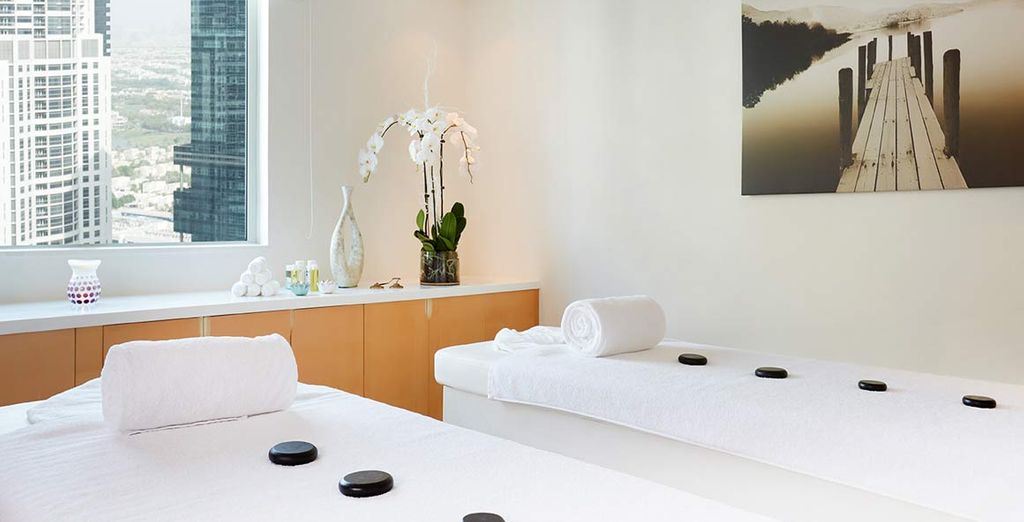 Pullman Dubai Jumeirah Lake Towers Hotel and Residence 5*