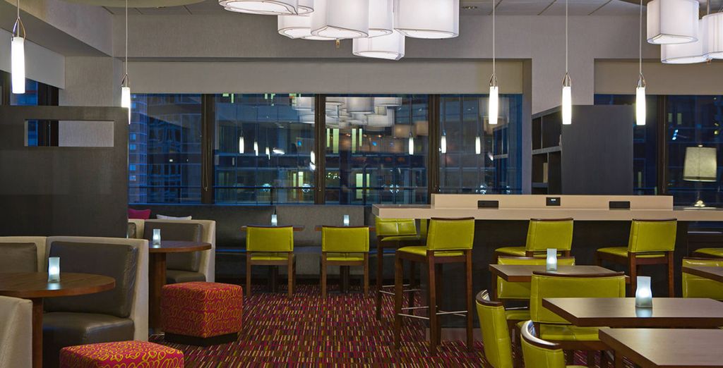 Courtyard New York Manhattan by Marriott e Hotel Barcelo Maya Palace 5*