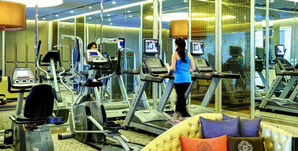 Mandarin Hotel By Centrepoint Bangkok 4* + The Leaf Oceanside Khao Lak 4*