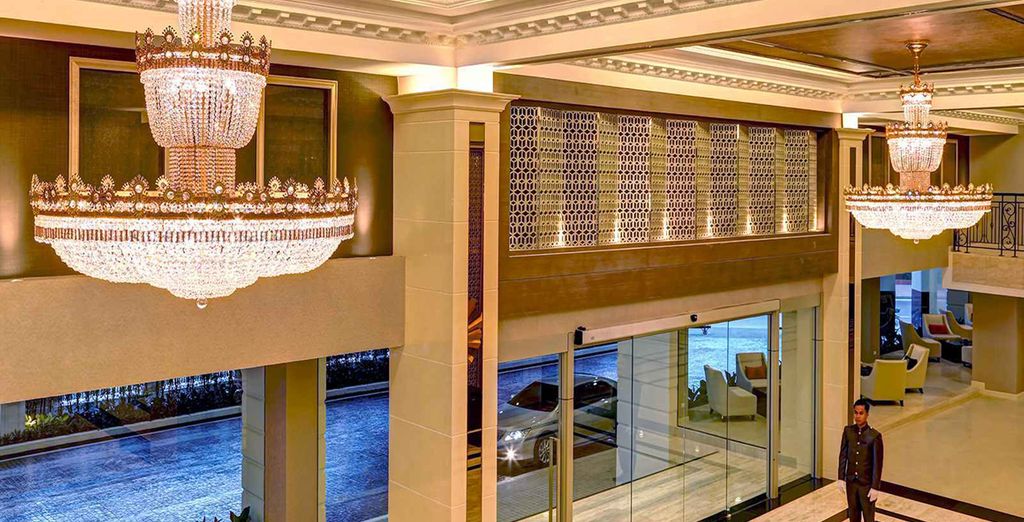 Mandarin Hotel By Centrepoint Bangkok 4* + The Leaf Oceanside Khao Lak 4*