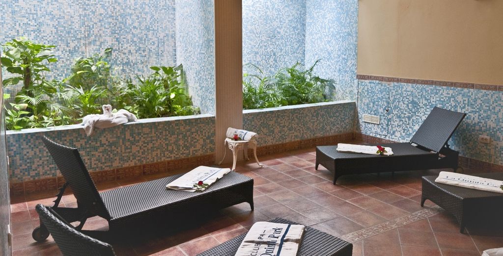 Hotel La Quinta Park Suites & Spa 4*