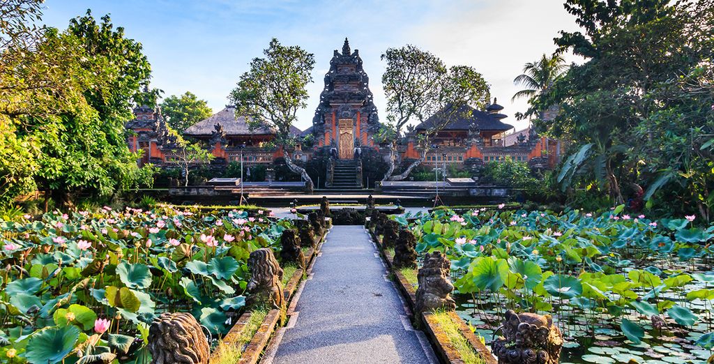 The Mansion Baliwood 5* + Mahagiri Resort Nusa Lembongan 4* + Le Méridien Bali Jimbaran 5* con possibile soggiorno a Singapore
