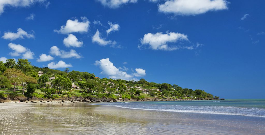 The Mansion Baliwood 5* + Mahagiri Resort Nusa Lembongan 4* + Le Méridien Bali Jimbaran 5* con possibile soggiorno a Singapore