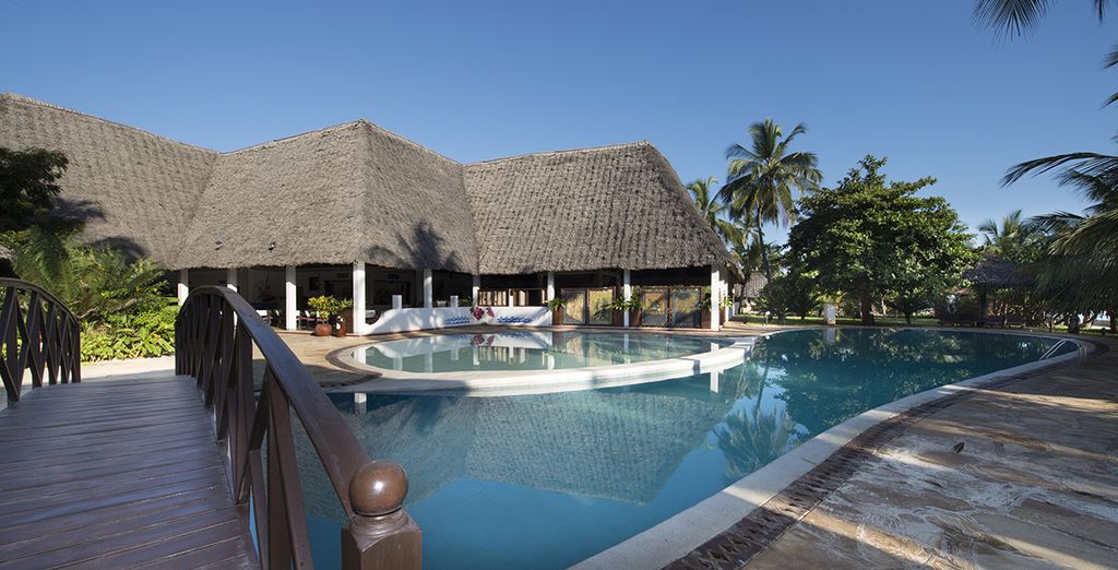Uroa Bay Beach Resort 4*