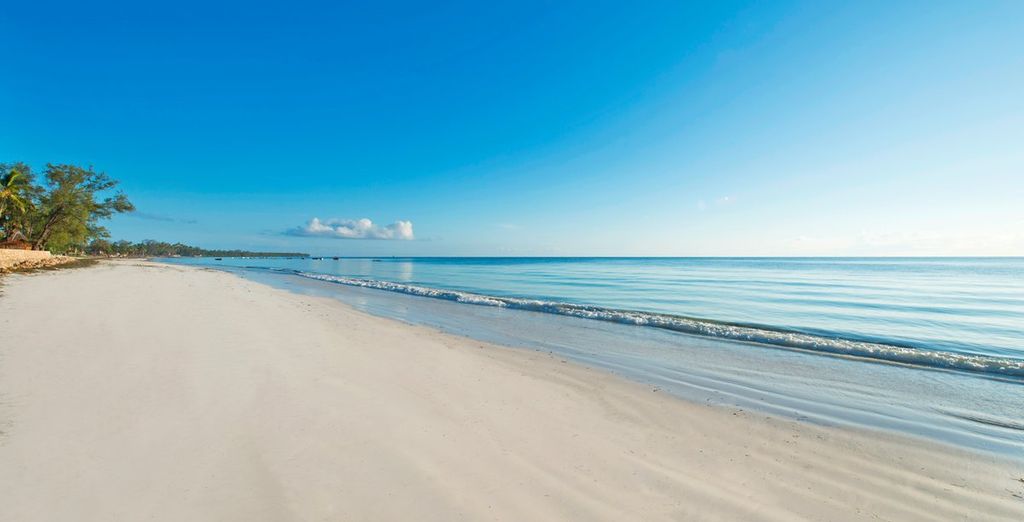 Uroa Bay Beach Resort 4*