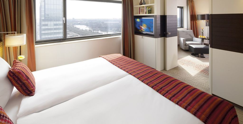 Hotel Movenpick Amsterdam City Centre 4*