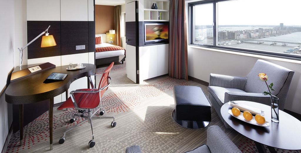 Hotel Movenpick Amsterdam City Centre 4*
