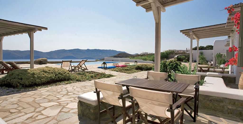 Yakinthos Residence