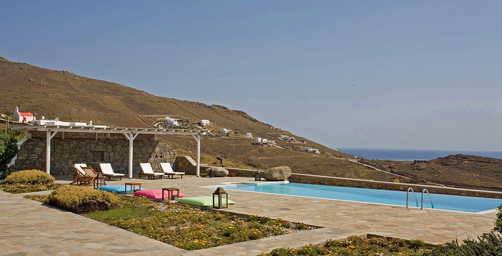 Yakinthos Residence