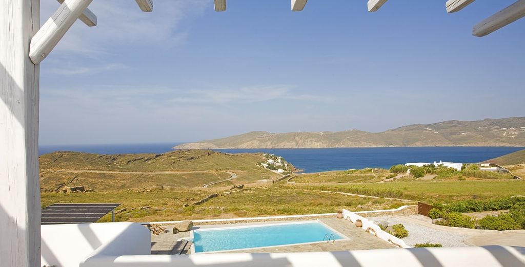 Yakinthos Residence