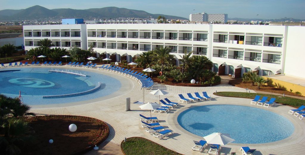 Complex Grand Palladium Palace Ibiza & White Island Ibiza Resort & Spa