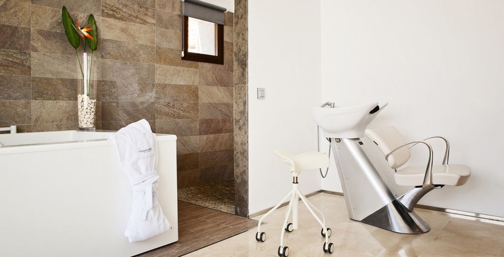 Complex Grand Palladium Palace Ibiza & White Island Ibiza Resort & Spa