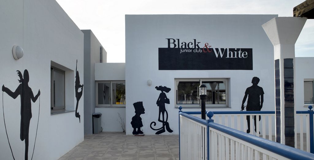 Complex Grand Palladium Palace Ibiza & White Island Ibiza Resort & Spa