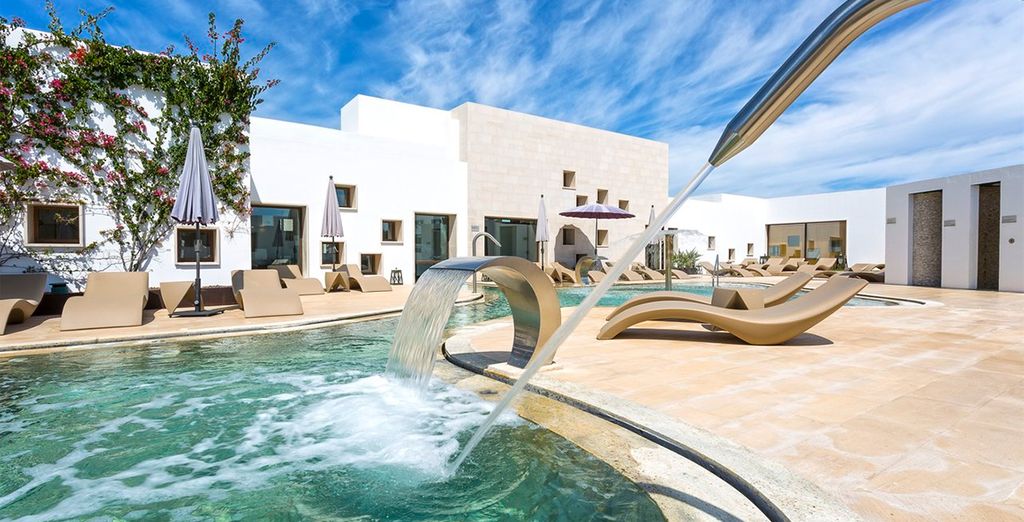 Complex Grand Palladium Palace Ibiza & White Island Ibiza Resort & Spa