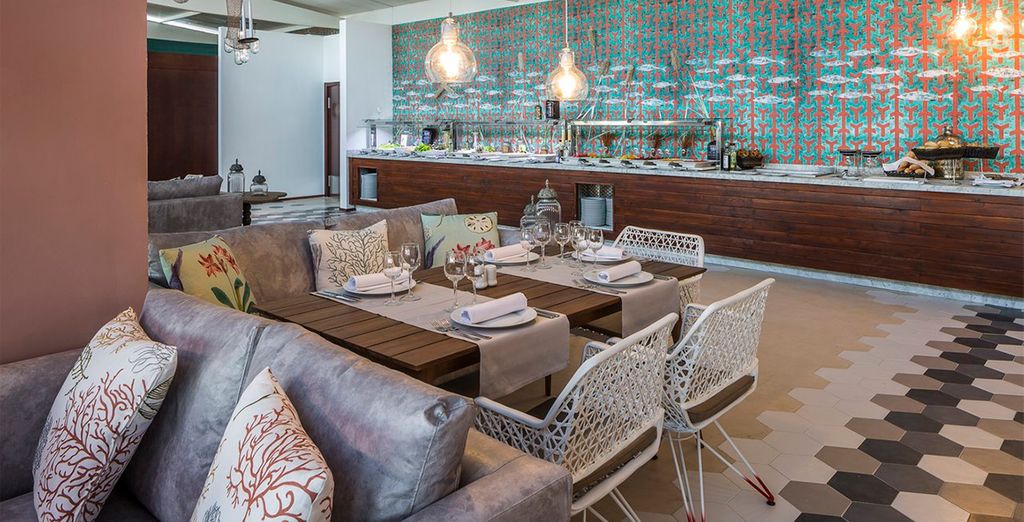 Complex Grand Palladium Palace Ibiza & White Island Ibiza Resort & Spa