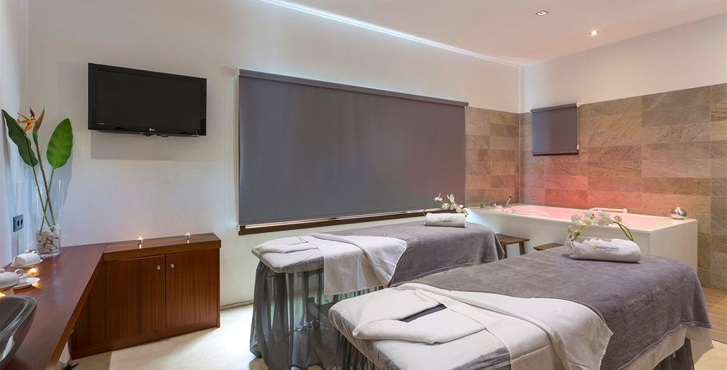 Complex Grand Palladium Palace Ibiza & White Island Ibiza Resort & Spa