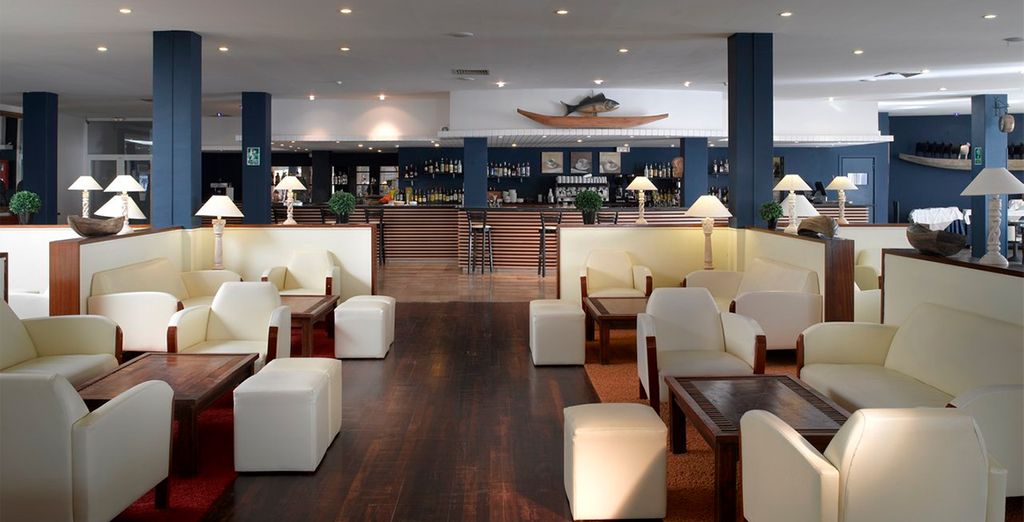 Complex Grand Palladium Palace Ibiza & White Island Ibiza Resort & Spa