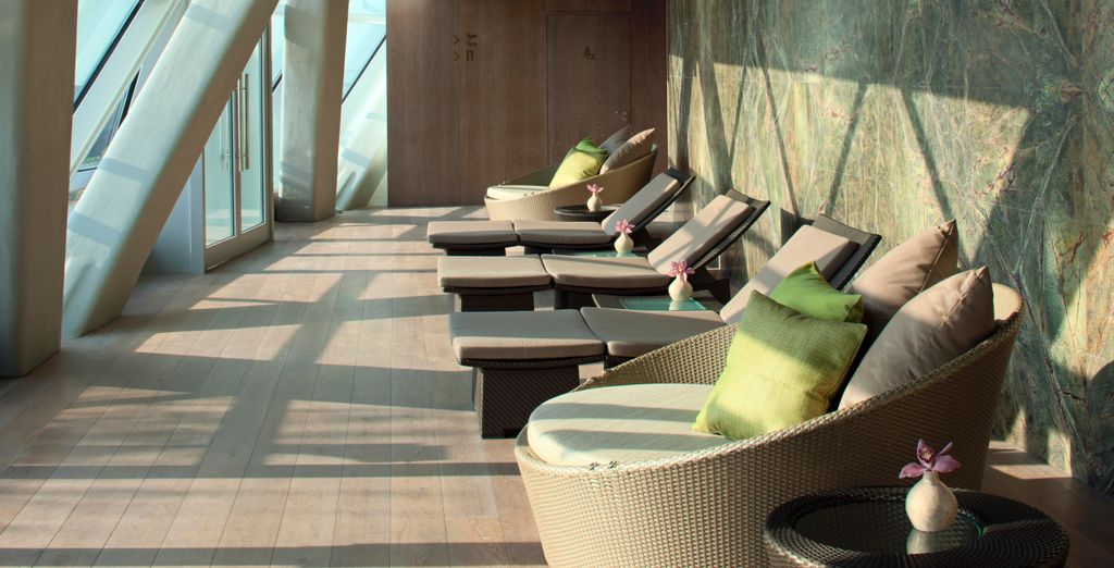 Hyatt Place Dubai/Wasl District 4* + Andaz Capital Gate 5*