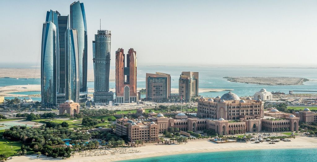 Hyatt Place Dubai/Wasl District 4* + Andaz Capital Gate 5*