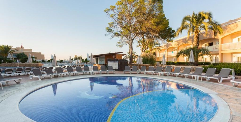 Sirenis Seaview Country Club 4*