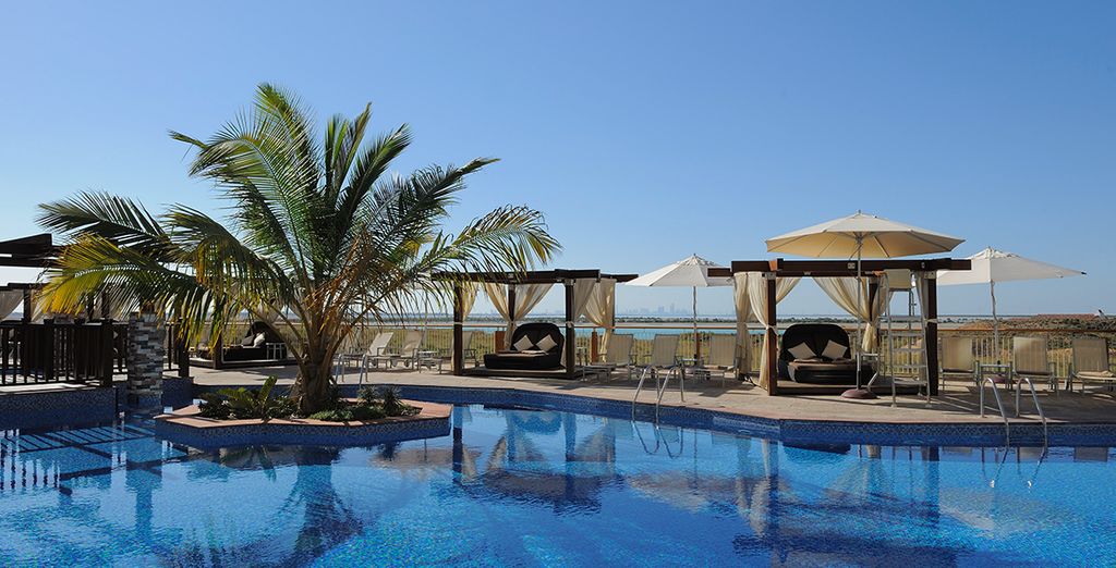 Grand Millennium Business Bay 5* + Radisson Blu Yas Island 4*